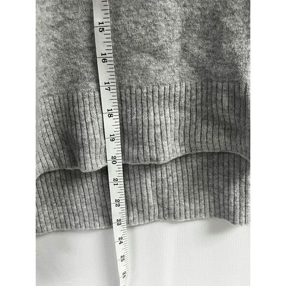 J Crew Gray V-Neck Knitted Hi Lo Sweater Size Medium - Picture 6 of 7